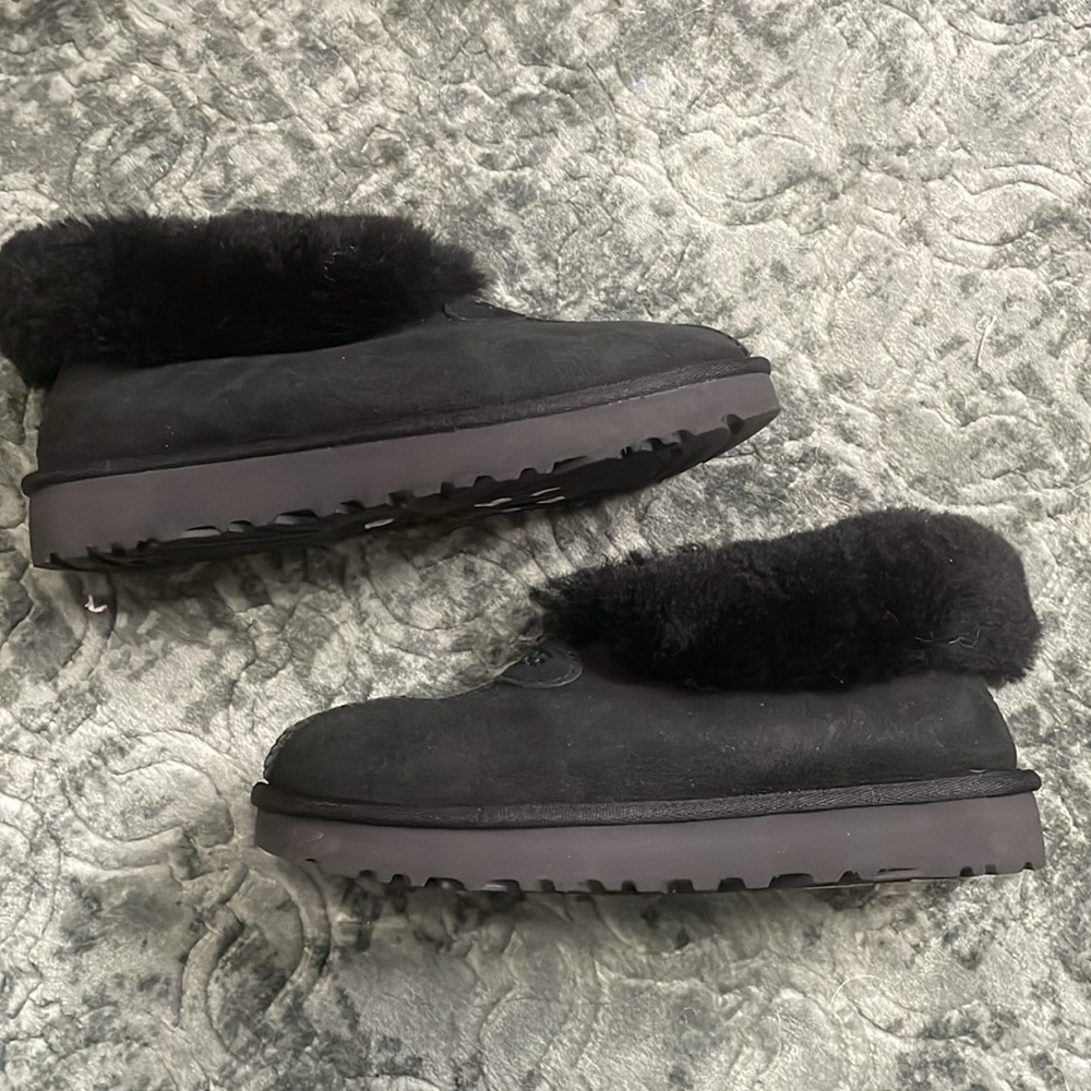 Ugg Slippers - Picture 2 of 4
